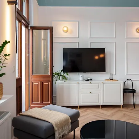 Jozefa Chelmonskiego شقة *